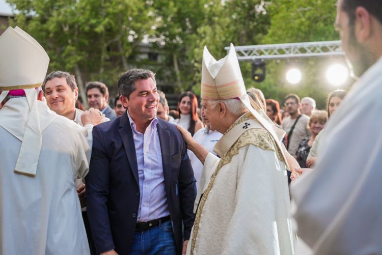 El gobernador Orrego participó en la misa de Acción de Gracias por la Navidad