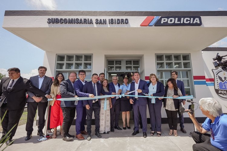 Orrego inauguró una nueva subcomisaría en Villa San Isidro, San Martín