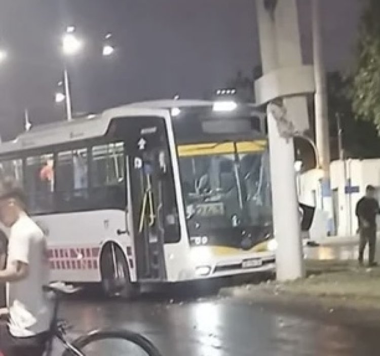 Rawson: un colectivo de la Red Tulum impactó contra un poste, donde hubo varios heridos