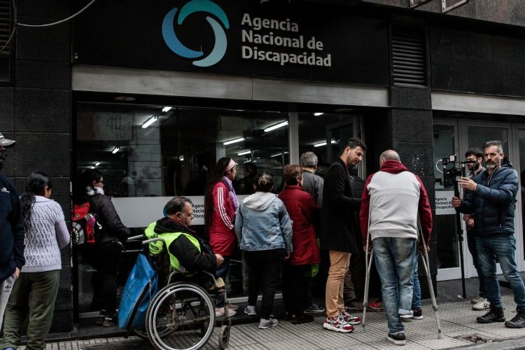 El Gobierno anunció la eliminación de ANDIS y el traspaso de funciones al Ministerio de Salud