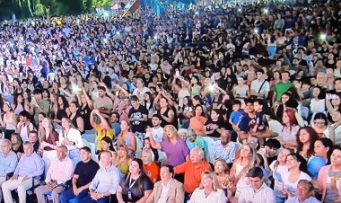 Albardón celebró su aniversario con mas de 50 mil personas que tuvo como show central a Axel
