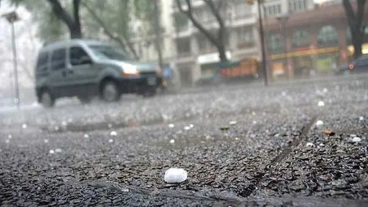 Se registró fuerte granizo en todo San Juan