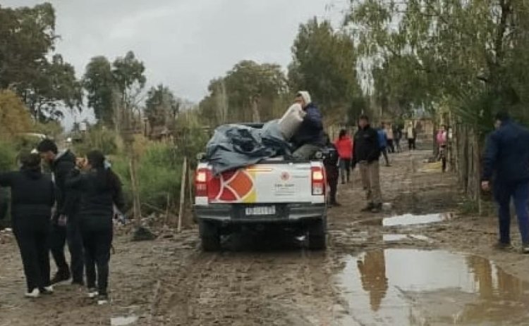 Por las lluvias cientos de familias recibieron asistencia del Ministerio de Familia