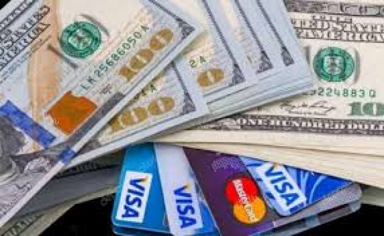 Cómo pedir la devolución del 30% de impuestos por gastos en dólares con tarjeta en el exterior