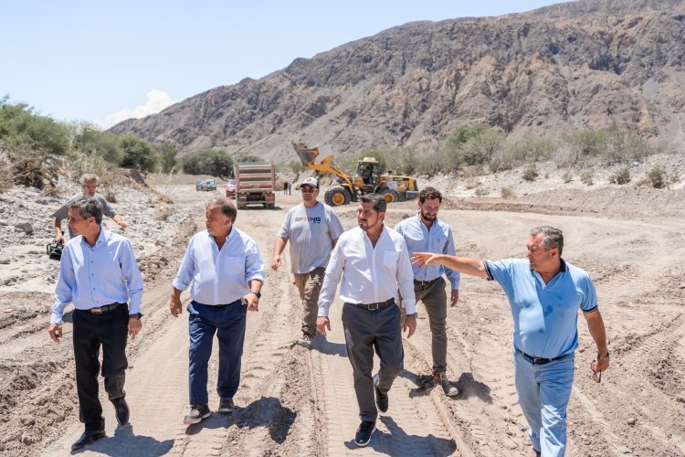 Orrego recorrió las zonas afectadas por el temporal en Zonda y Ullum
