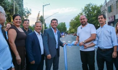 En Rivadavia, Orrego habilitó un nuevo asfalto y anunció una doble vía para descomprimir Avenida Libertador