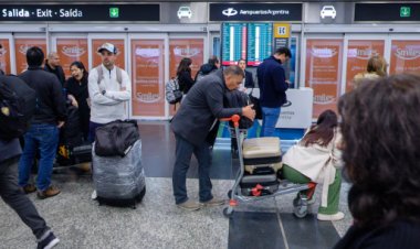 Los controladores aéreos levantaron el paro y la actividad aerocomercial será normal