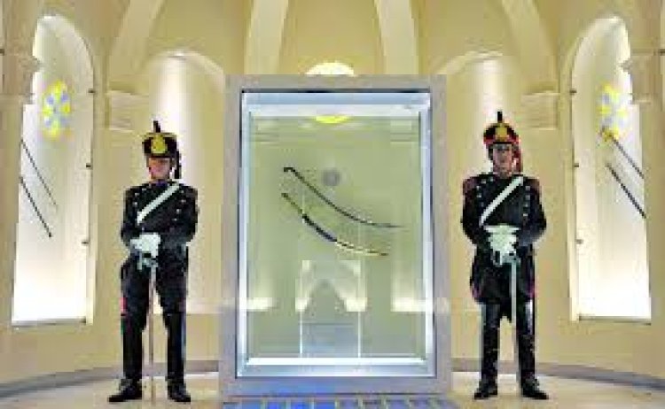 Polémica por el destino del sable corvo de San Martín