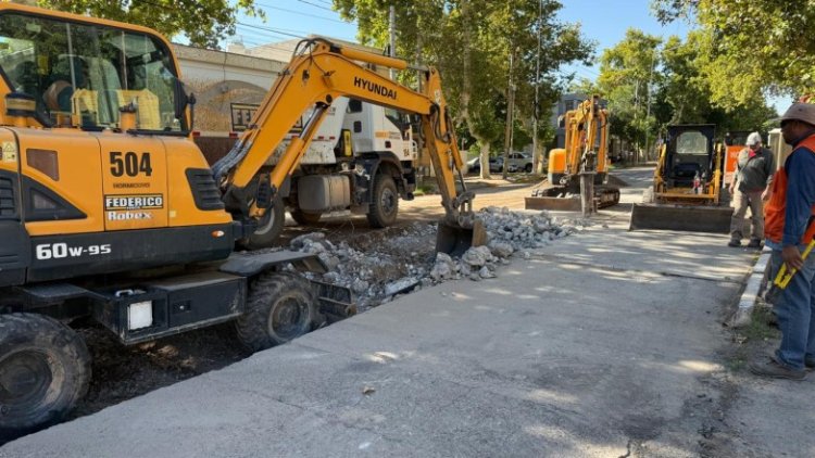 Avanza la pavimentación de avenida España, en Capital