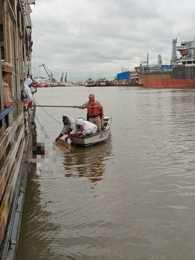 Macabro hallazgo en Puerto Madero: encontraron un cuerpo flotando en la Dársena Sur