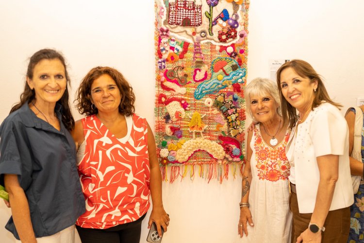 Capital inauguró la muestra colectiva “Veranos de nuestra niñez”