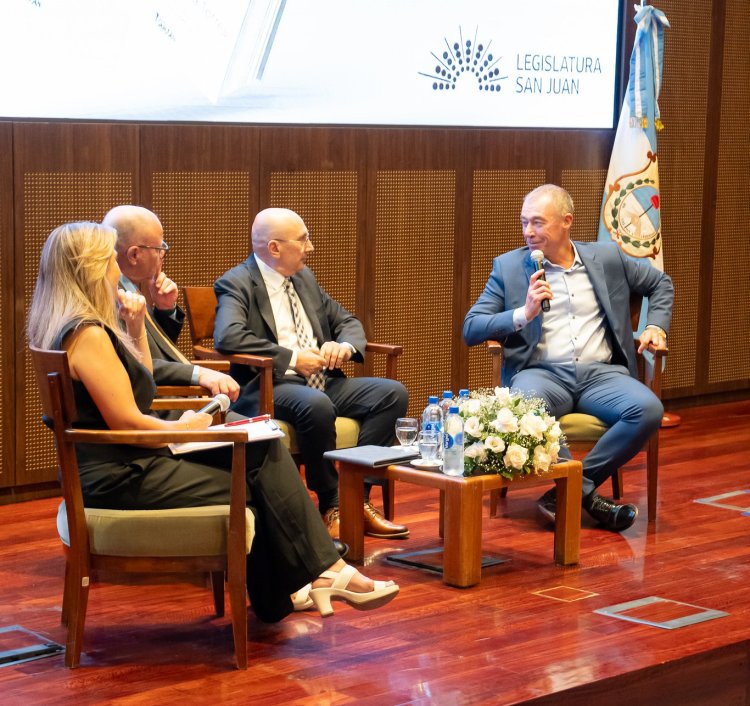 El vicegobernador participó en la presentación de dos libros