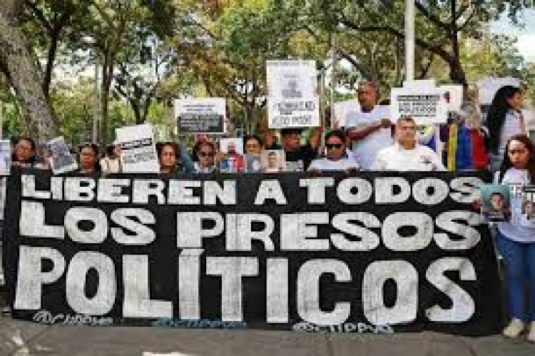 La justicia de Venezuela liberó a casi 400 presos políticos