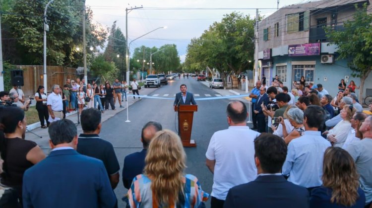 En Rivadavia, Orrego habilitó un nuevo asfalto y anunció una doble vía para descomprimir Avenida Libertador