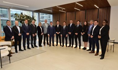 Marcelo Orrego se reunió en Vancouver con autoridades de Fluor y conoció el modelo 3D del proyecto minero Vicuña