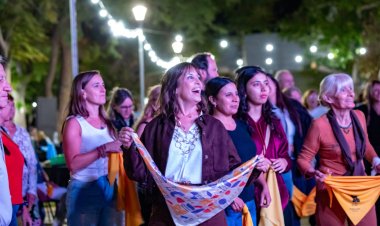 Capital brindó un gran espectáculo musical, gastronómico y artesanal en el inicio del otoño