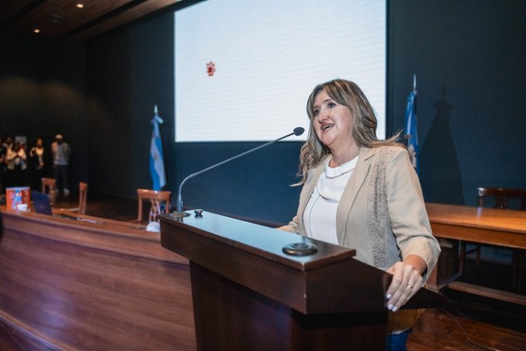 Educación inició una nueva formación docente sobre inteligencia artificial