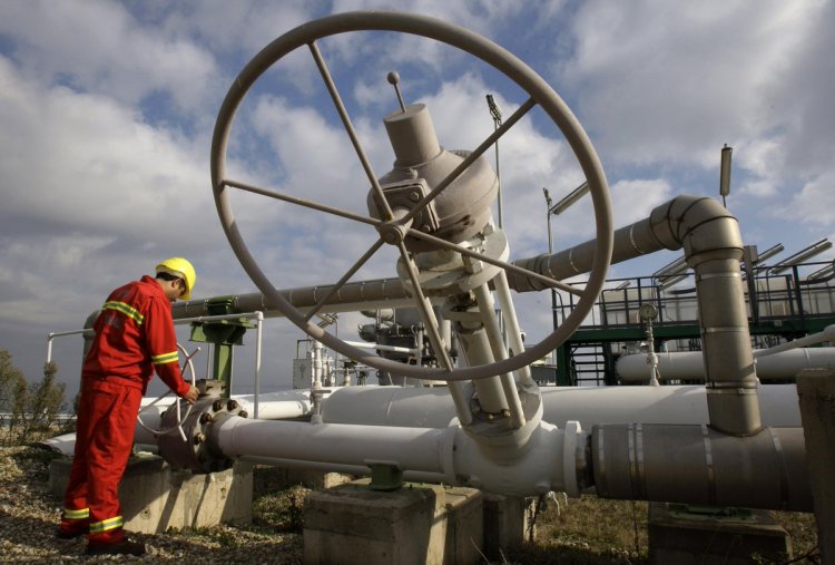 Sube un 45% el precio del gas natural en Europa tras la interrupción de la producción de GNL en Qatar