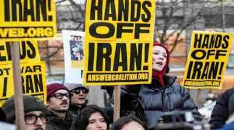 Manifestantes estadounidenses salen a las calles para oponerse a la acción militar contra Irán