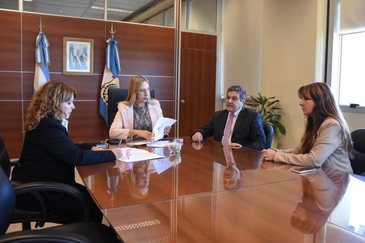 Gobierno agilizará los servicios del Registro Civil en la Casa de San Juan en Buenos Aires