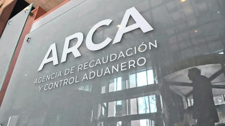 La recaudación fiscal de febrero cayó 9% real y sufrió su séptima baja consecutiva