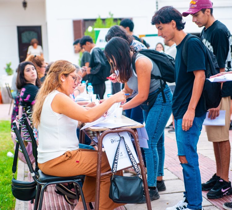 Rivadavia Capacita: más de 2.000 vecinos se inscribieron en los cursos de oficios