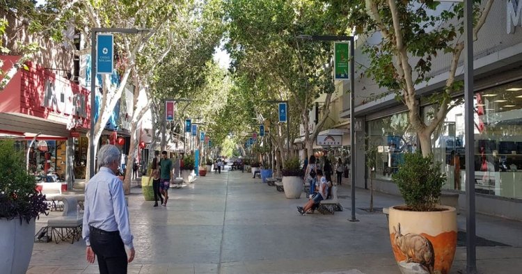 Cómo trabajará el comercio este fin de semana largo?