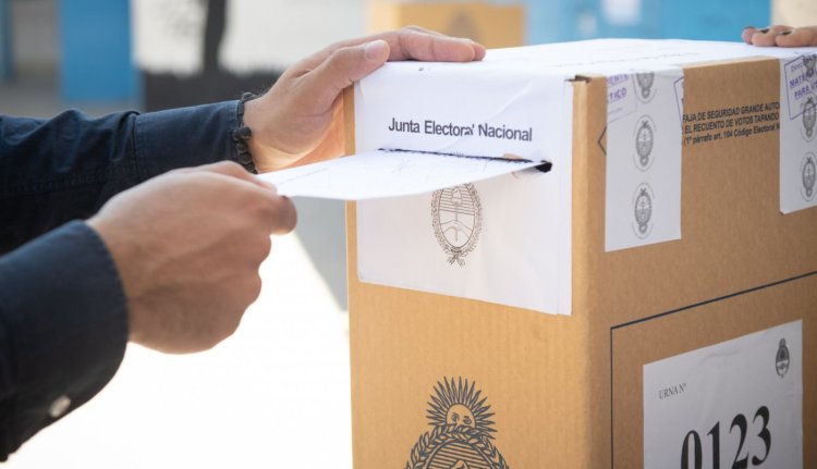 El Gobierno busca acelerar la reforma electoral y negocia cambios en las PASO