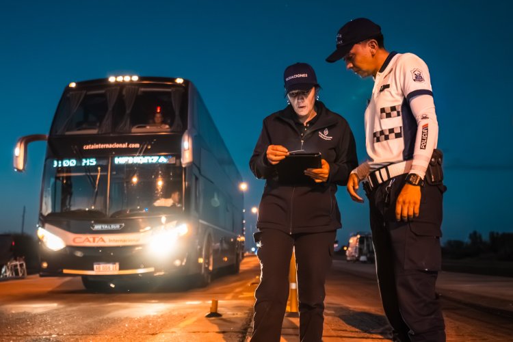 Seguridad y Migraciones desplegaron un operativo conjunto en San Carlos para reforzar controles y prevención del delito