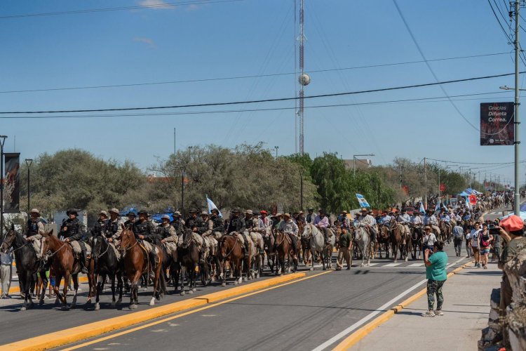 La multitudinaria Cabalgata de la Fe llegó a la Difunta Correa con un predio completamente renovado