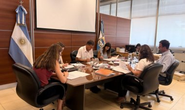 Avanzan licitaciones para mejorar la salud y el mantenimiento de escuelas