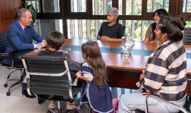 Fabián Martín recibió a jóvenes futbolistas seleccionados para River Plate