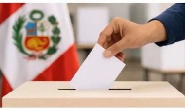 Más de 52.000 peruanos votan un día después de las elecciones tras demoras en llegada de material electoral