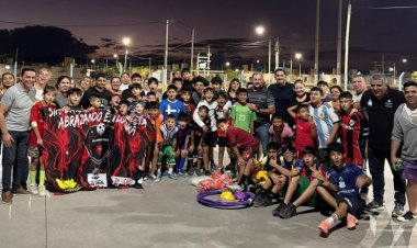 Entregaron materiales en escuelas barriales para el fortalecimiento del deporte social