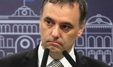 Manuel Adorni puso en venta un departamento en La Plata en medio de una investigación judicial