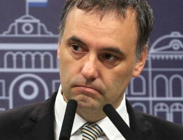 Manuel Adorni puso en venta un departamento en La Plata en medio de una investigación judicial