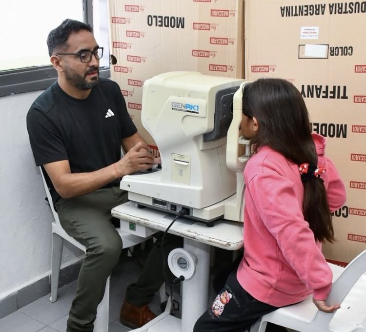 Capital extendió el operativo gratuito de salud visual para niños y adolescentes