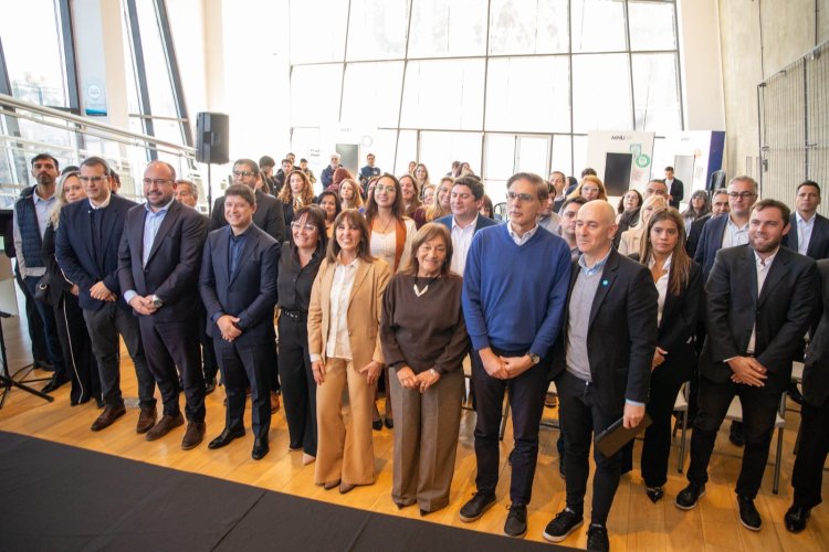 Se firmó el Acta Constitutiva del Consejo Metropolitano por la Niñez y la Adolescencia