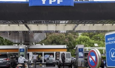 YPF decide este lunes qué hará con los combustibles