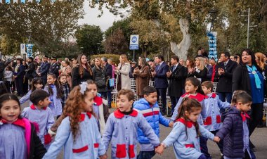 Santa Lucía celebró el 25 de Mayo con el tradicional desfile de los jardines municipales