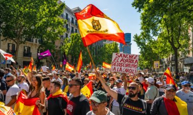 Una multitud copó las calles de Madrid para exigir la renuncia de Pedro Sánchez