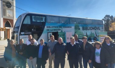 El Bibliomóvil de la Biblioteca del Congreso llegó a 25 de Mayo con una importante jornada cultural y educativa