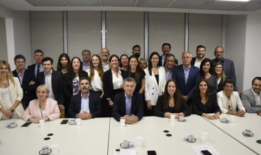 Macri reunió a legisladores provinciales del PRO y exbuzos violeta