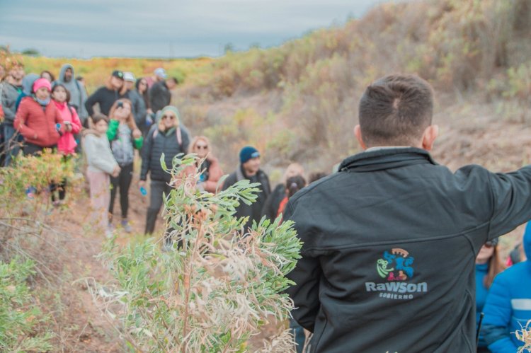 Rawson invita a vivir una experiencia rural entre granjas dunas y montañas