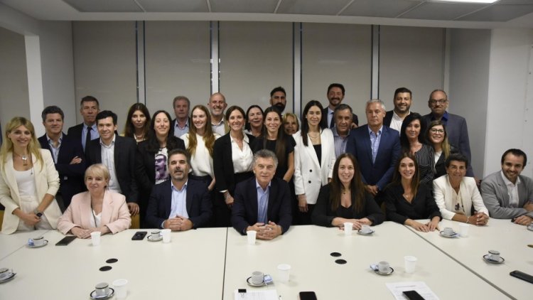 Macri reunió a legisladores provinciales del PRO y exbuzos violeta