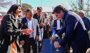 En el aniversario de Jáchal, Orrego inauguró obras clave para la seguridad, el agua potable, la salud y la conectividad