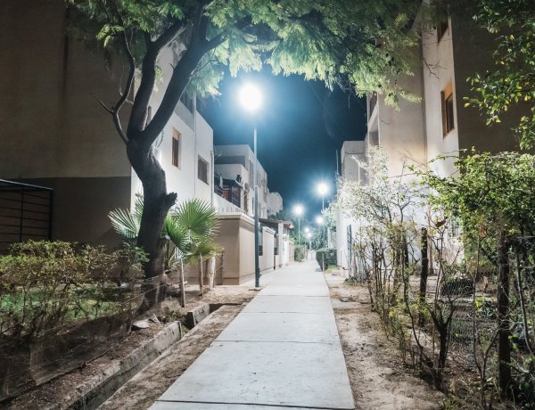 Rawson iluminó el Barrio Teniente Silva y dio respuesta a un reclamo histórico de más de 30 años