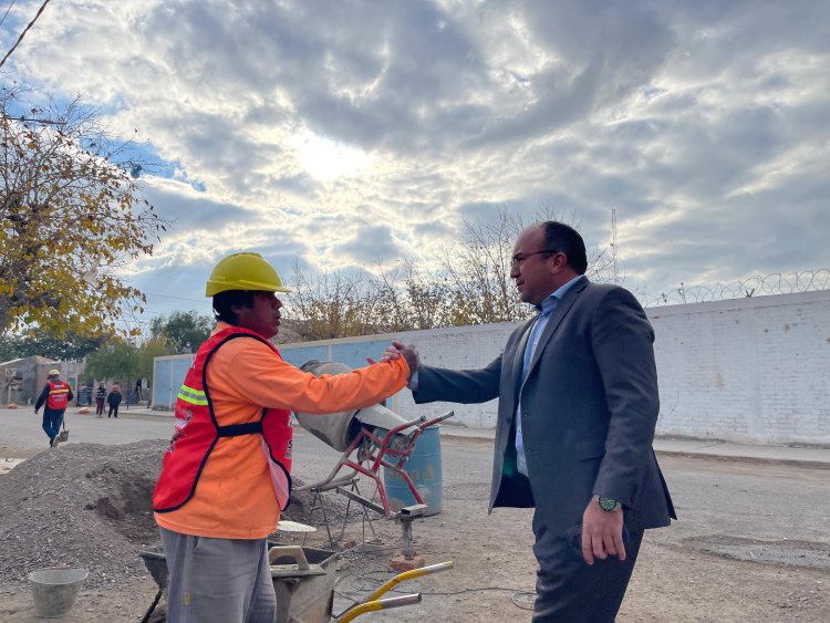 Miodowsky recorrió el Lote 34 en La Bebida y dialogó con los vecinos por el inicio de nuevas obras