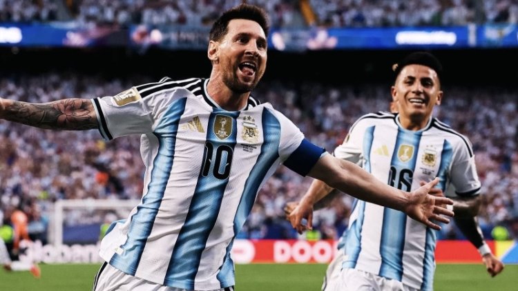 Messi brilló con un triplete y Argentina le ganó a Argelia