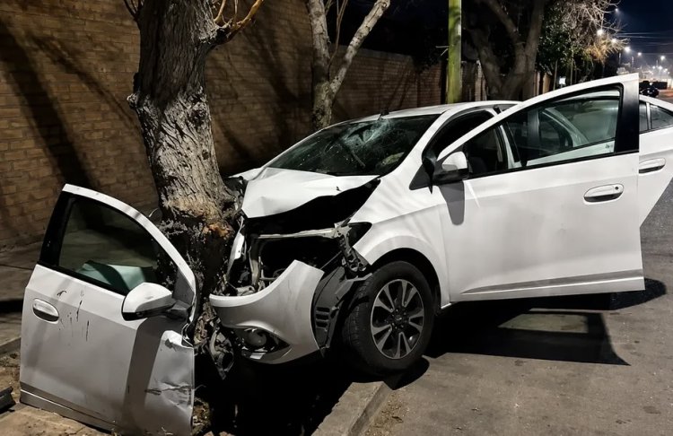 En Capital tras impactar con una camioneta el conductor muere en el lugar